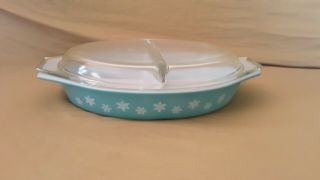 Vintage Pyrex Turquoise Snowflake Divided 1.  5 Qt Casserole With Lid