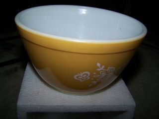 Vintage Pyrex Gold Butterfly 401 1 - 1/2 Pt Small Mixing Nesting Bowl