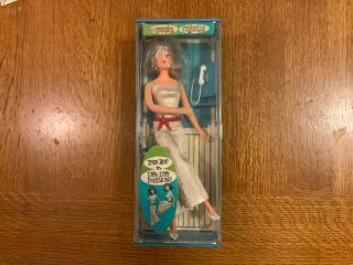 1965 Ideal Tammy Family Pos ‘n Misty And Her Telephone Booth Nrfbooth