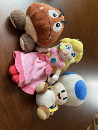 Princess Peach Nintendo Mario Soft Plush Doll 8.  5 " Licensed Lit Of 3
