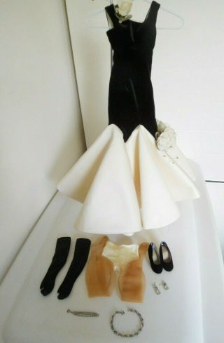 Alexander Cissy Black & White Gown Dress Modern Complete Outfit For 21 " Doll