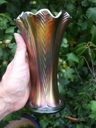 Carnival Glass.  Green Squatty Feathers Vase.  Has The Northwood Mark.  Vgc.