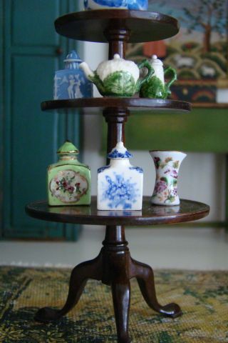 Vintage Artisan Jean Yingling Miniature Wedgwood Style Porcelain Tea Caddy 80s 3