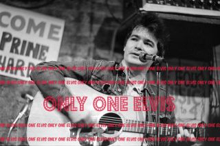 1972 Folk Singer John Prine Playing At The Earl Of Old Town Exclusive 001