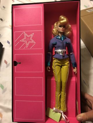 Integrity Toys “video” Motgomery Jem And The Holograms