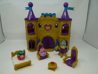 Veggie Tales Duke & The Pie War Castle Playset With Accessories And 3 Figures
