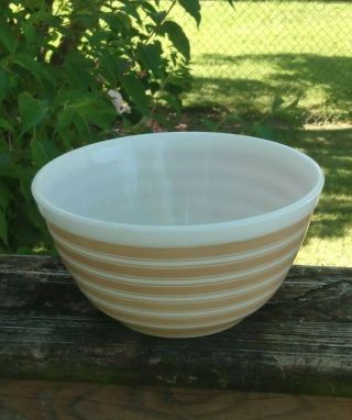 Vintage Pyrex Tan & White Stripe Nesting Mixing Bowl 402 1 - 1/2 Qt.  Vgc