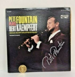 Wy3010: Pete Fountain Plays Bert Kaempfert Lp Signed With Doubloon