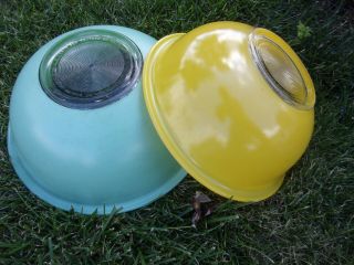 Set Of 2 Vintage Pyrex Nested Glass Mixing Bowls Primary Colors Clear Bottoms