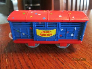 2006 Thomas Gullane Hit Toy Co Trackmaster Railway Train Happy Birthday Boxcar