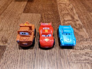 (3) Fisher - Price Disney/pixar Cars 2 Wheelies Lightning Mcqueen Tow Mater Finn