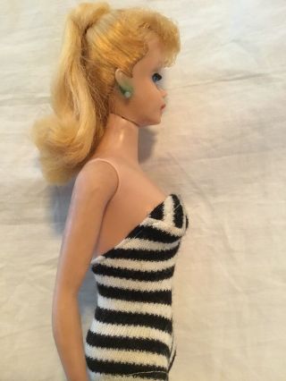 Vintage 1959 850 Blond Barbie Box And Dresses 2