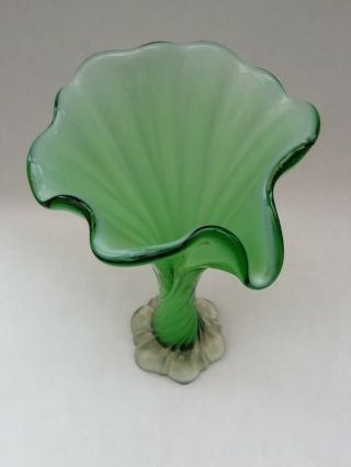 Green & White Italian Murano Cased Glass Vintage Vase Twisted Ruffle Edge 3