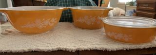 Pyrex Vintage Butterfly Gold Set Of Three Bowls