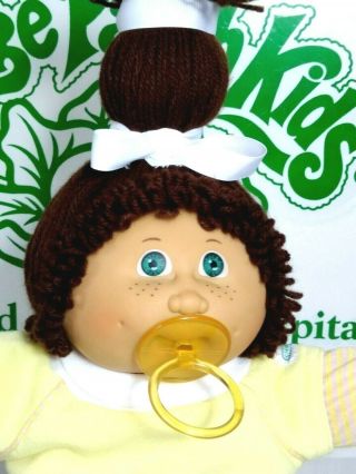 Cabbage Patch Kid Baby Girl Jesmar Pacifier Brown Hair Green Eyes Fleckles
