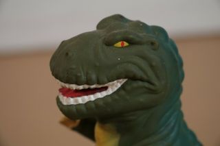 1988 Pizza Hut Land Before Time Dinosaur Puppets 2 T - rex Sharp Tooth and Spike 2