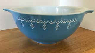 Vintage Pyrex Snowflake Blue Garland Cinderella 1 - 1/2 Q 442 Mixing Bowl Ovenware