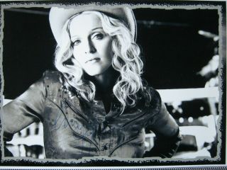 10 X 8 B/w Photograph Of Madonna - Signed In Blue Pen
