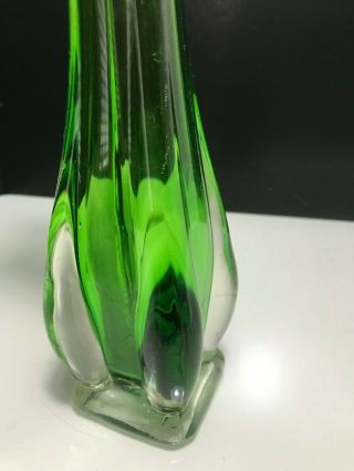 RETRO MURANO STYLE GREEN ART GLASS VASE WITH PULLED PETAL MOUTH & RIDGED SIDES 3