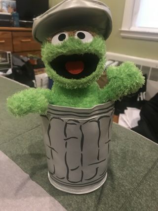 Sesame Place Street Oscar The Grouch In Trash/garbage Can Plush Seaworld