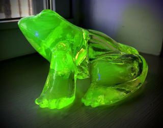 Mosser Vaseline Uranium Glass Frog