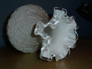 Vtg Signed,  Fenton White Milk Glass Spanish Lace Silver Crest Ruffle Vase 7.  5 "