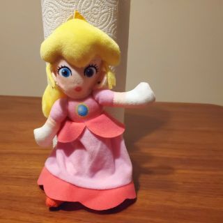 Mario Princess Peach Plush Doll 2019 9 Inches Tall