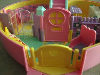 1992 Lucy Locket Polly Pocket Bluebird Toys Carry n Play Dream Home 2