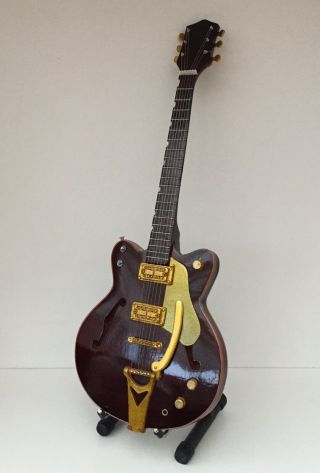 The Beatles George Harrison County Gent Gretsch Guitar Miniature With Stand (uk)