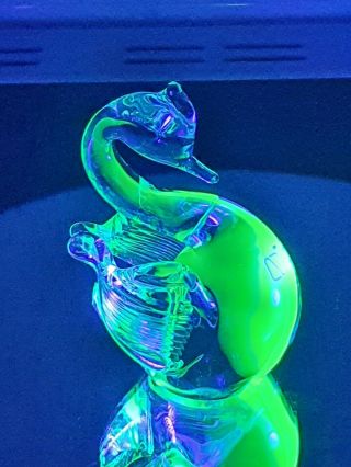 Absolutely Stunning Murano V Nason Uranium Glass Swan