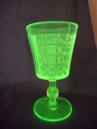 Richards & Hartley/king & Sons Canary Vaseline Two Panel Pattern Water Goblet 3