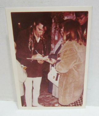 Elvis Presley Signing Autograph Vintage Amateur Fan Snapshot Photo 60 
