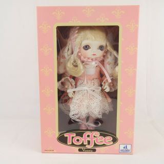 Rare Huckleberry Toys Toffee Doll Series 1 Victoria Limited Edition Of 750