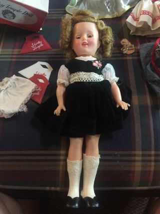 VINTAGE 1950 ' S SHIRLEY TEMPLE DOLL IDEAL TOY CO.  NO 9500 W/BOX AND CLOTHES 2