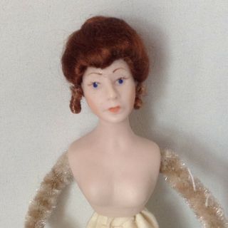 1:12 Scale Handcrafted Porcelain Dollhouse Miniature Ooak Brunette Woman Doll.