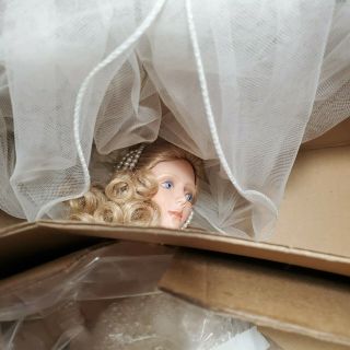 Ashton Drake Melody Porcelain Bride Doll,  Cindy Mcclure,  Appears