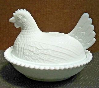 Vintage Indiana Glass White Milk Glass Hen On Nest Covered Dish Beaded Edge 7 "