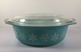 Vintage Pyrex Turquoise Snowflake Design Casserole With Lid 1 - 1/2 Qt.  Pre Owned