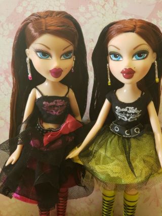 Bratz Dolls Wicked Twins Twiins Ciara & Diona In Clothes Boots Earrings