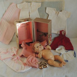 Vintage Effanbee 15 " Dy - Dee Baby Doll With 12 Pc Layette & Trunk