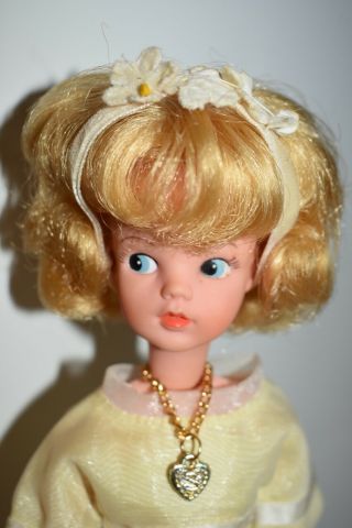 Vintage Pedigree Sindy Doll & Bridesmaid Outfit 1964 2