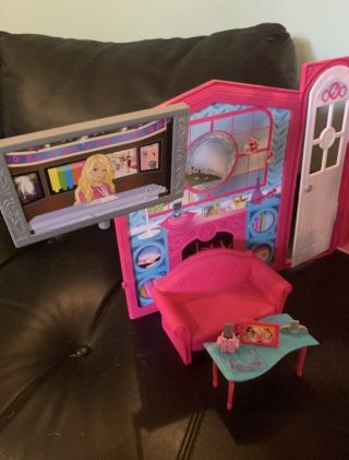 2009 Mattel Barbie Glam Vacation Beach House Fold Out N ' Go Portable 2
