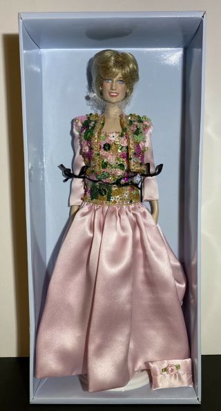 Franklin - Princess Diana Vinyl Portrait Doll Embroidered Pink Gown