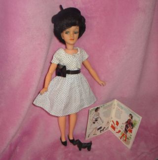 Vintage Tina Cassini Doll With 3 Tagged Outfits And Booklet