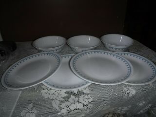 4 Corelle Blue Garland Snowflake 8.  5” Luncheon Salad Plates And 3 Cereal Bowls