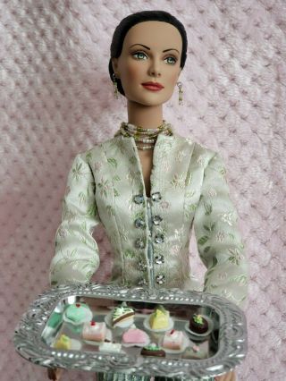 Tonner Doll Brenda Starr Resort Daphne With Dinner At Eight Outfit