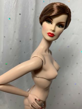Integrity Toys,  FR 2014 ‘FULL SPECTRUM’ Veronique Perrin 2.  0 Doll,  Nude 2