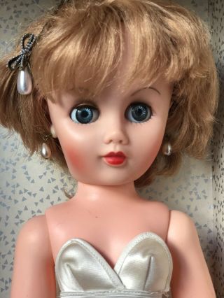 Vintage 1960s 14r Fashion Doll Miss Revlon Like 19” Case