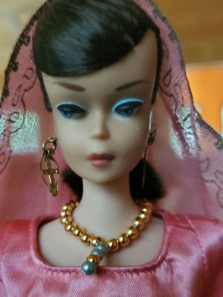 Gorgeous 1963 Vintage Brunette Swirl Barbie