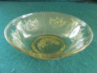 Vtg Yellow Depression Glass 8 1/2 " Serving Bowl With A Floral Pattern